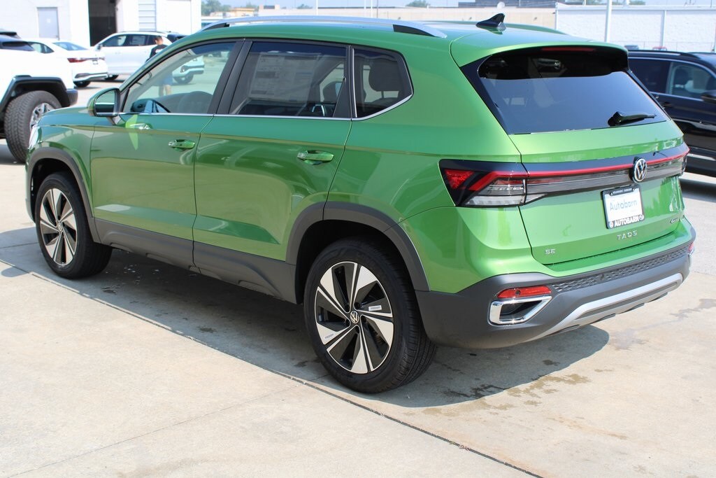 2025 Volkswagen Taos SE photo 2