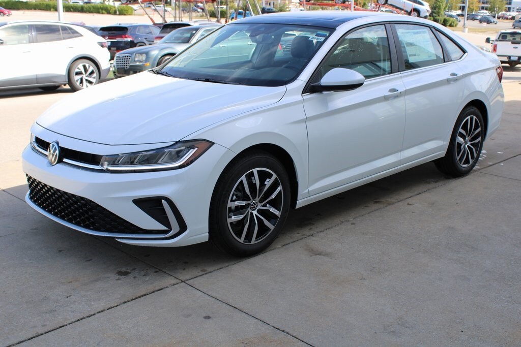 2025 Volkswagen Jetta 1.5T SE photo 2