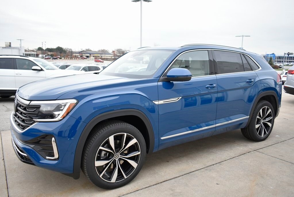 2025 Volkswagen Atlas Cross Sport SEL Premium R-Line photo 3