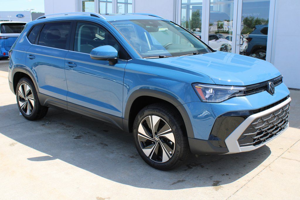 2025 Volkswagen Taos 1.5T SE 4Motion's photo