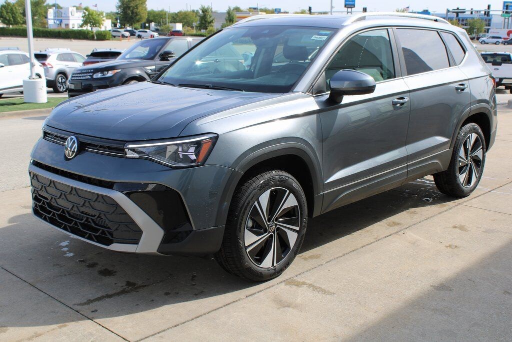 Certified 2025 Volkswagen Taos 1.5T SE SUV