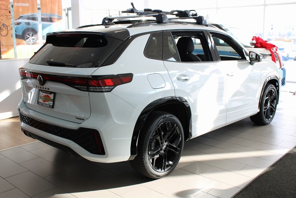 New 2026 Volkswagen Tiguan 2.0T SE R-Line Black SUV