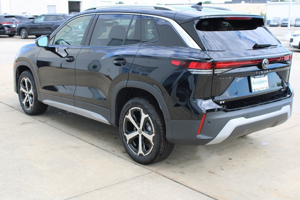 2025 Volkswagen Tiguan SE photo 4