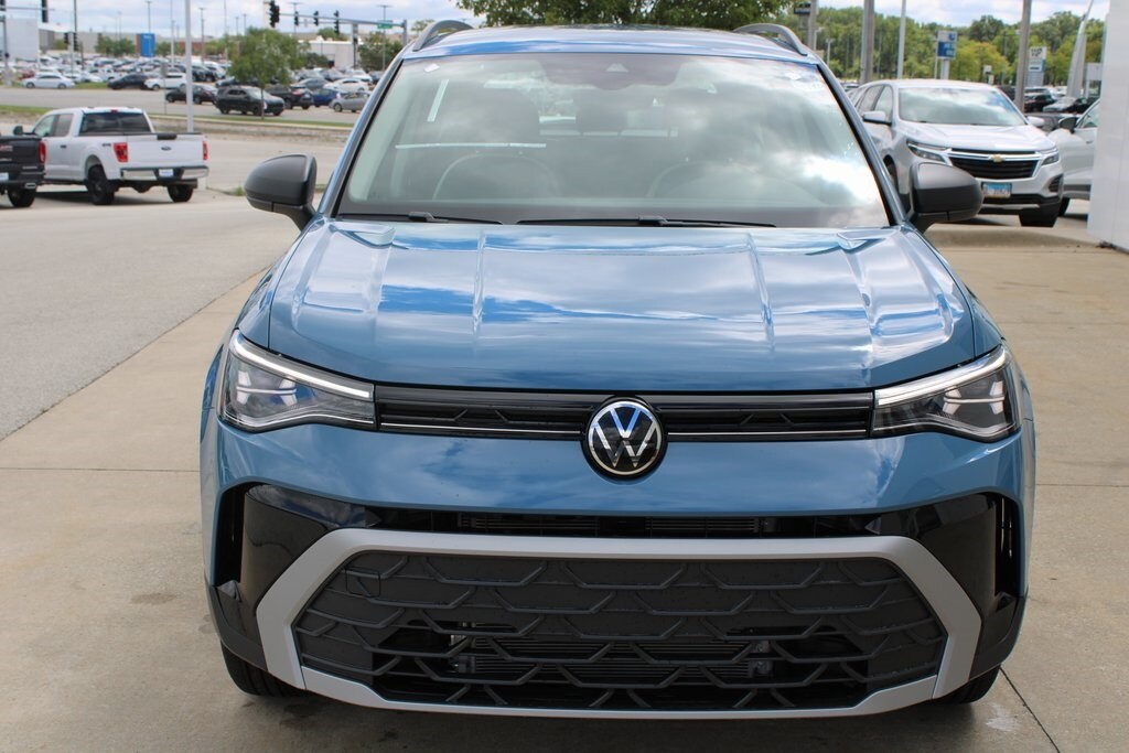 2025 Volkswagen Taos S photo 2