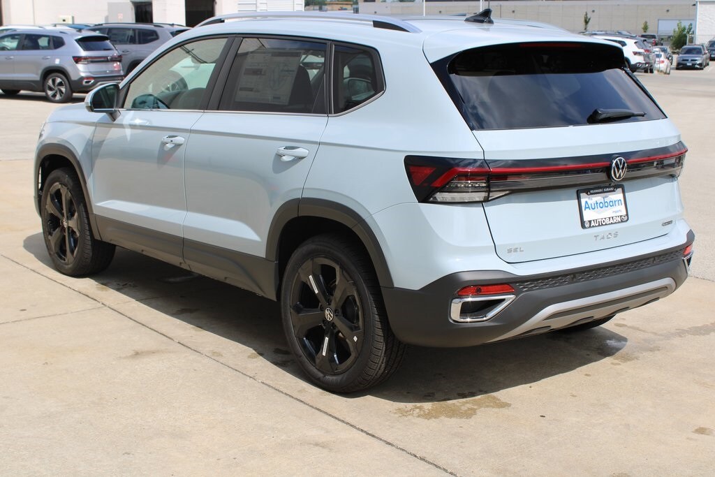 2025 Volkswagen Taos SEL photo 3