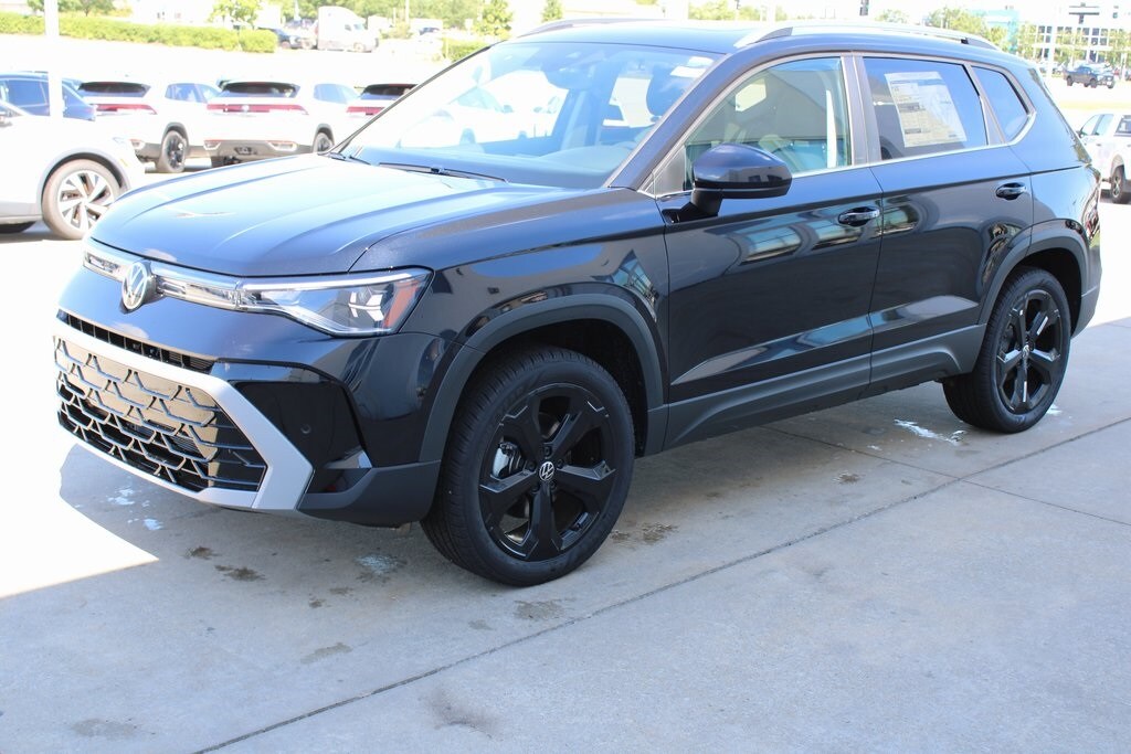 New 2025 Volkswagen Taos 1.5T SEL SUV