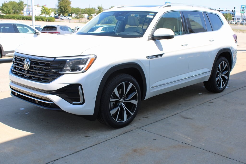 2026 Volkswagen Atlas SEL Premium R-Line photo 3