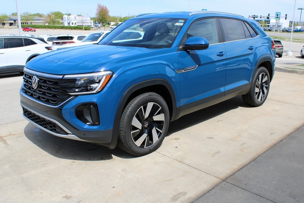 2025 Volkswagen Atlas Cross Sport SE Technology photo 3