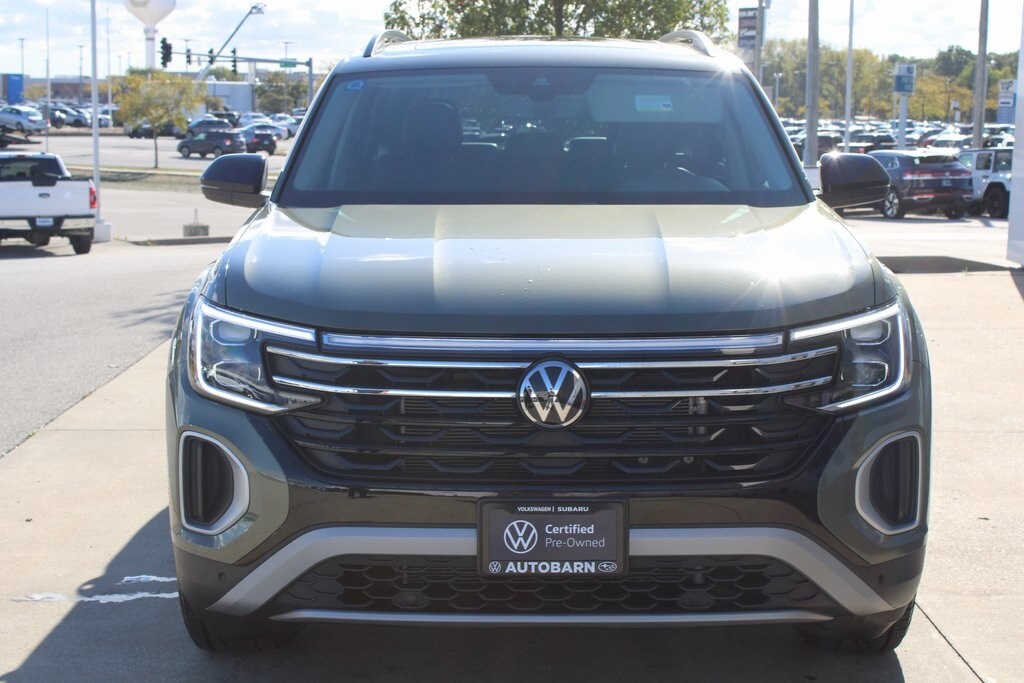 2025 Volkswagen Atlas Peak Edition SE photo 2