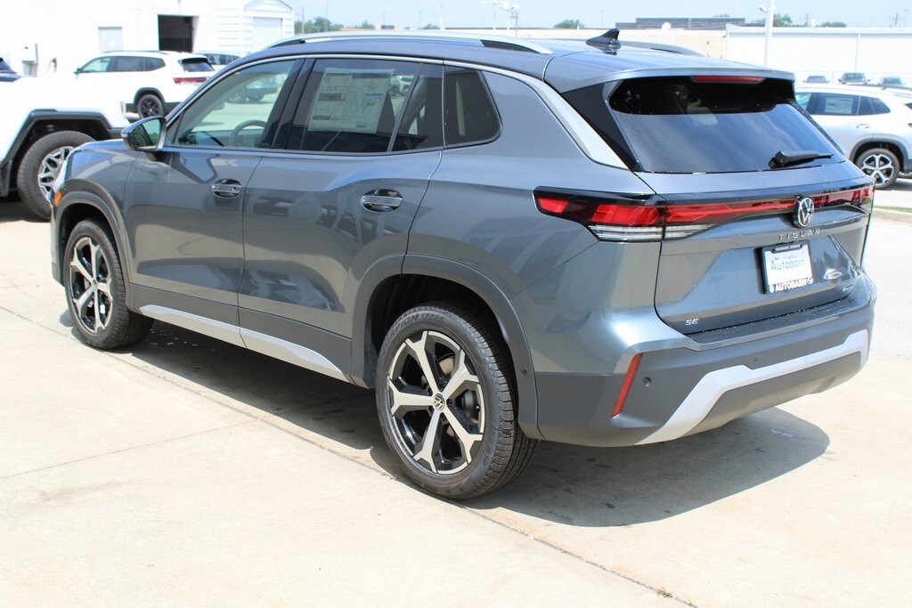 2025 Volkswagen Tiguan SE photo 4
