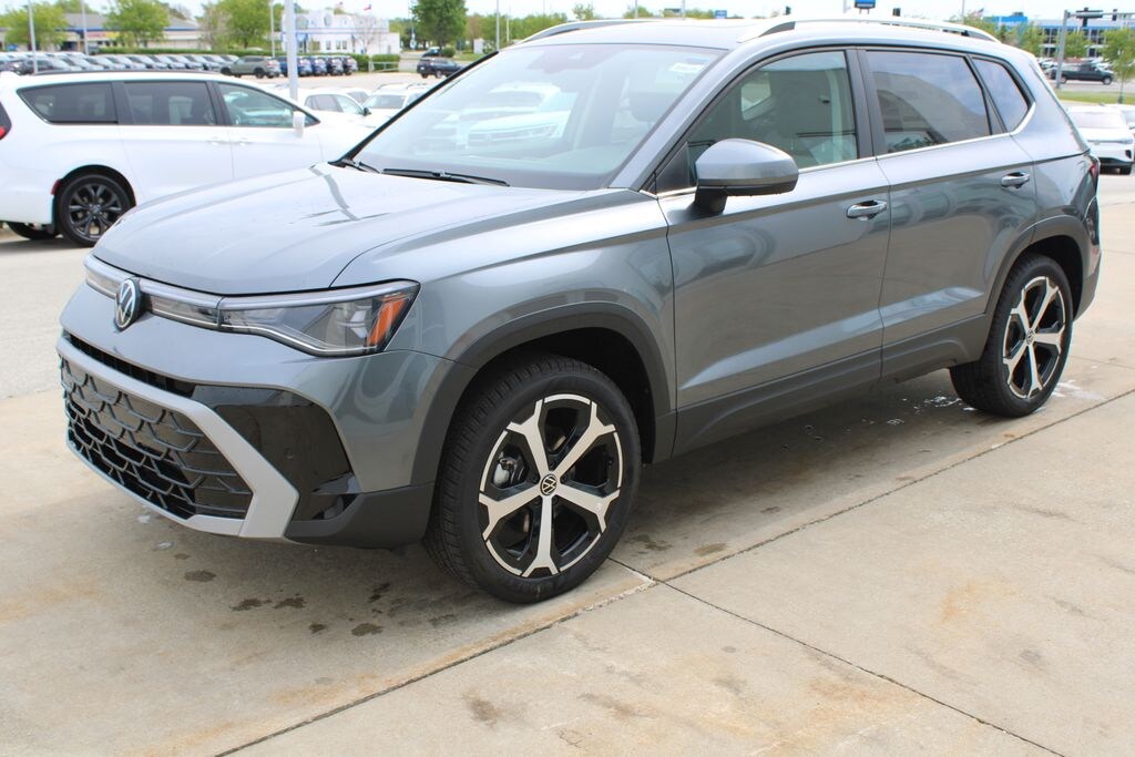 New 2026 Volkswagen Taos 1.5T SEL SUV