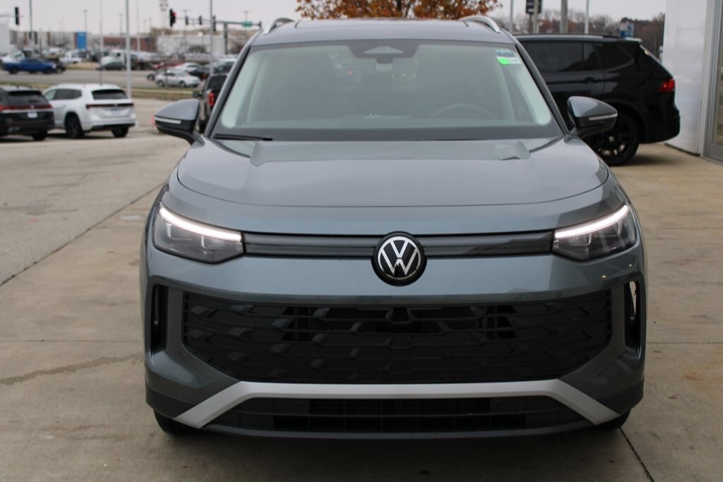 New 2026 Volkswagen Tiguan 2.0T SE SUV