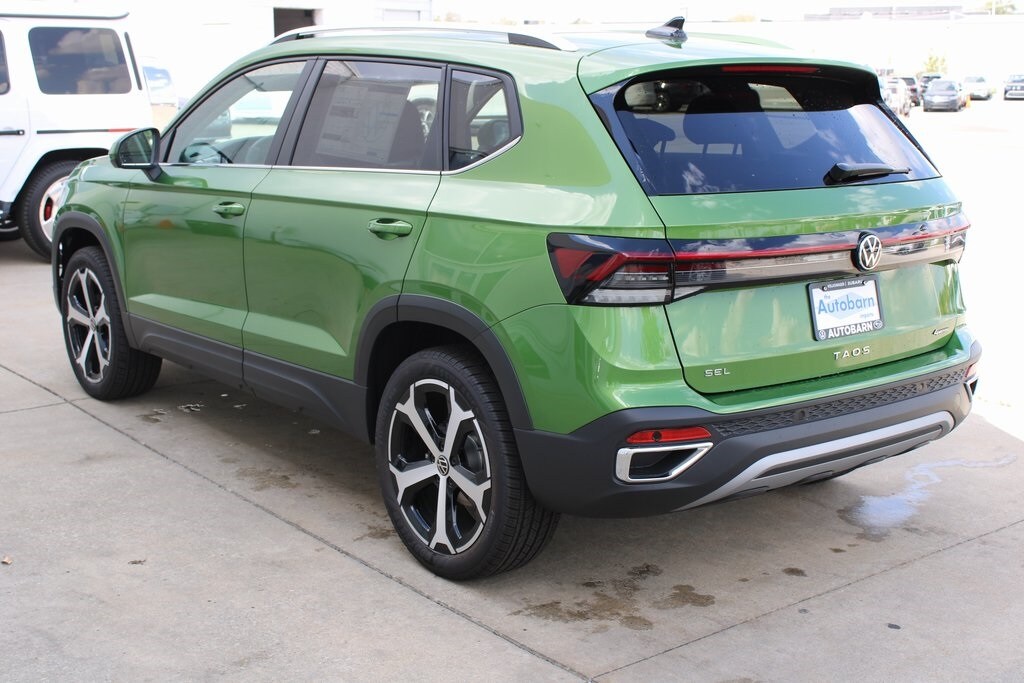 2025 Volkswagen Taos SEL photo 3