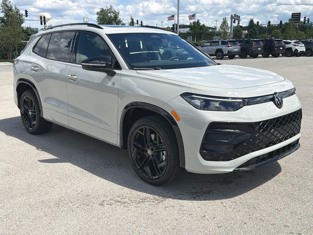 New 2026 Volkswagen Tiguan 2.0T SE R-Line Black SUV