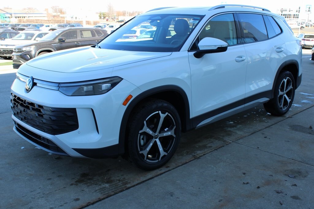 New 2026 Volkswagen Tiguan 2.0T SE SUV