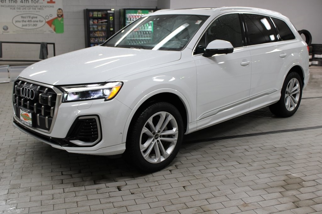 Used 2025 Audi Q7 45 Premium SUV