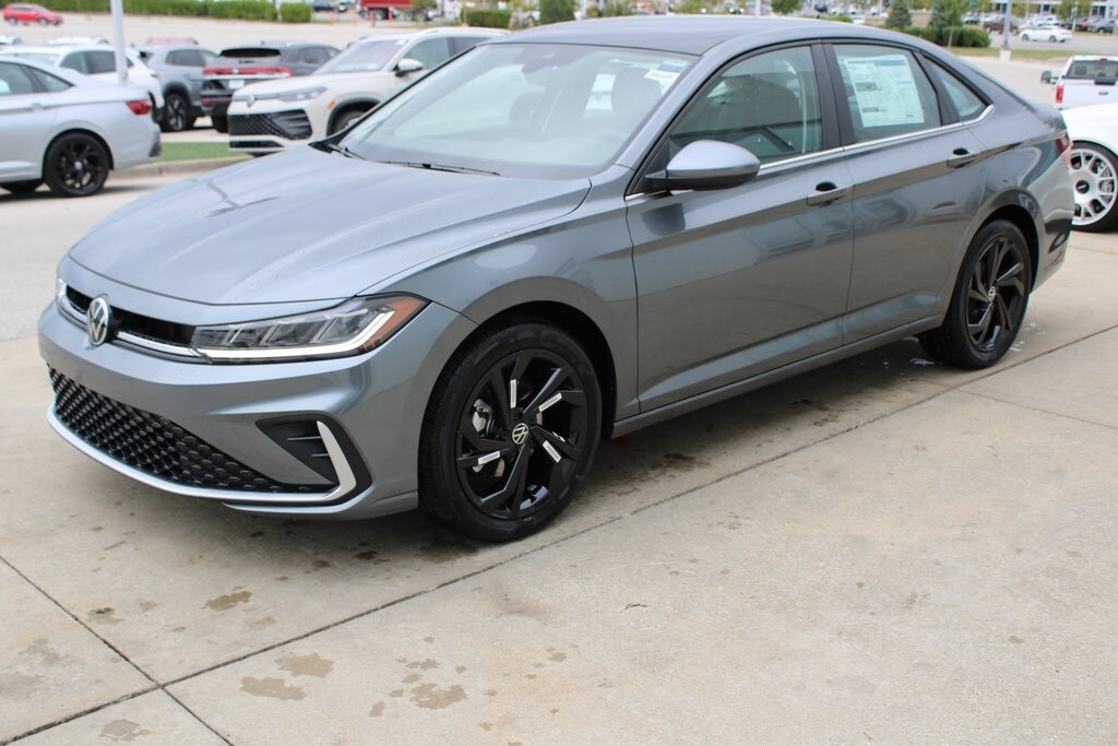 New 2026 Volkswagen Jetta 1.5T SE Sedan