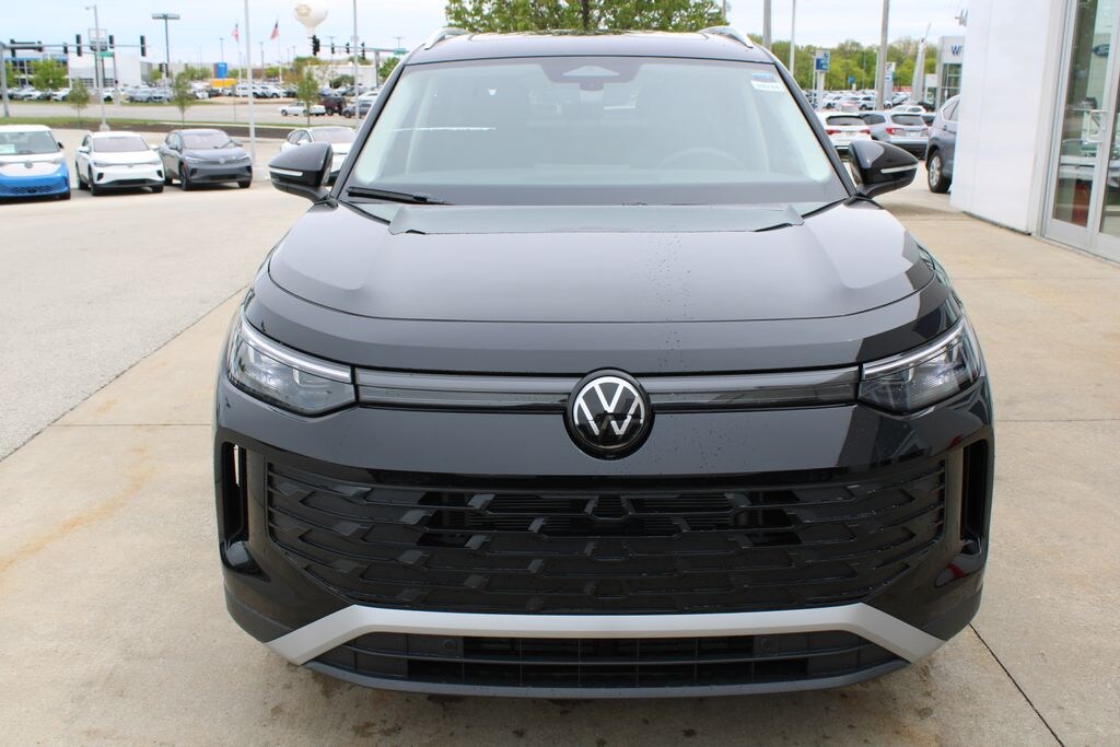 New 2026 Volkswagen Tiguan 2.0T SE SUV