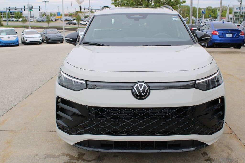 New 2026 Volkswagen Tiguan 2.0T SE R-Line Black SUV