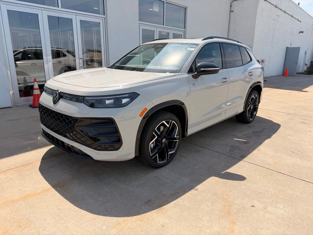 New 2026 Volkswagen Tiguan 2.0T SE R-Line Black SUV