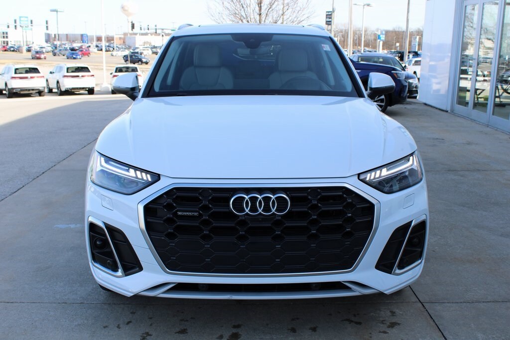 2024 Audi Q5 45 S line Premium photo 2