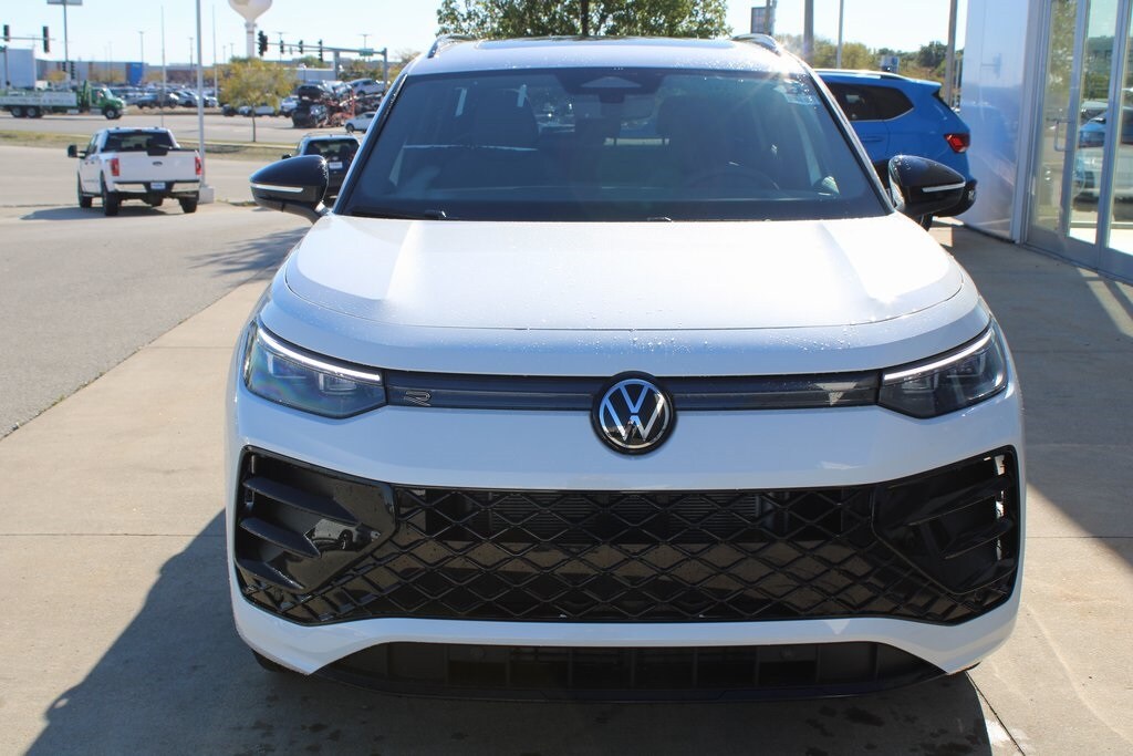 New 2025 Volkswagen Tiguan 2.0T SE R-Line Black SUV