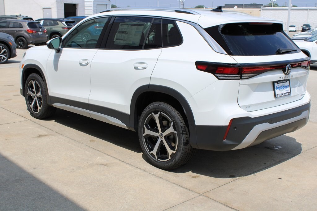 2025 Volkswagen Tiguan SE photo 4