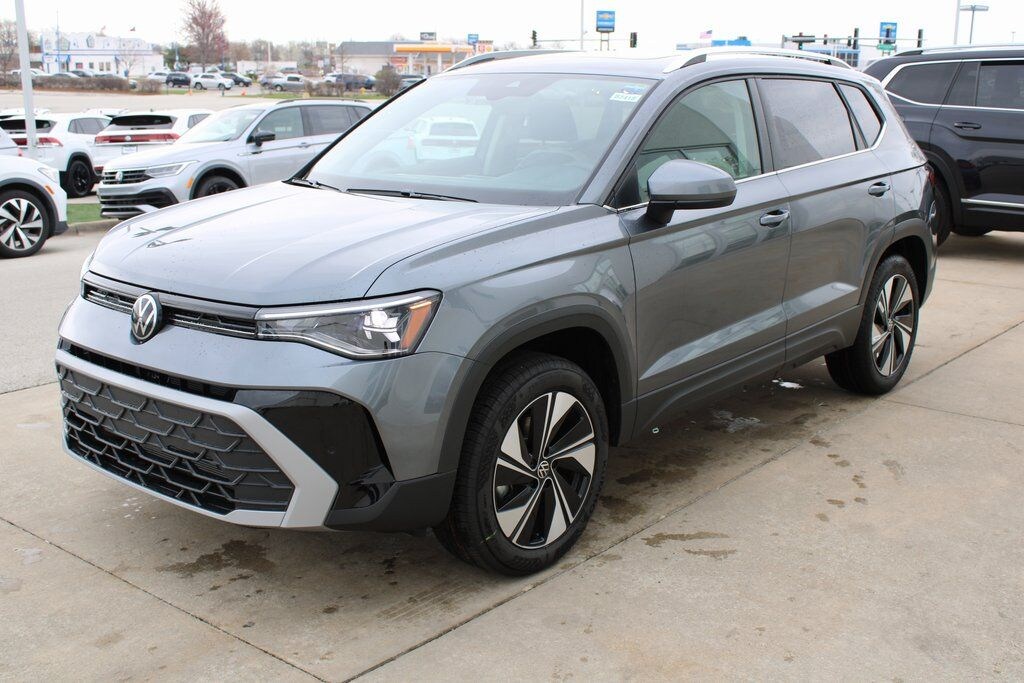 Used 2025 Volkswagen Taos 1.5T SE SUV