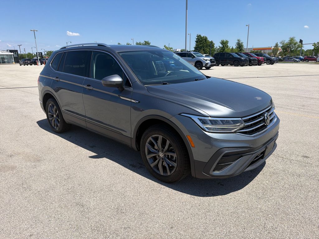 2023 Volkswagen Tiguan 2.0T SE 4Motion's photo
