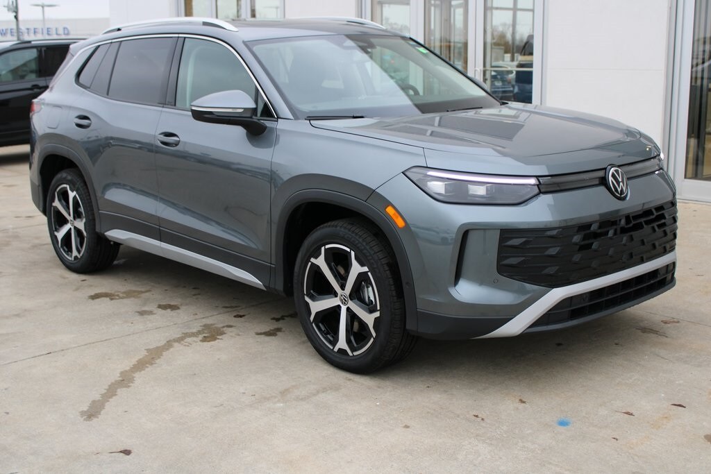 New 2026 Volkswagen Tiguan 2.0T SE SUV