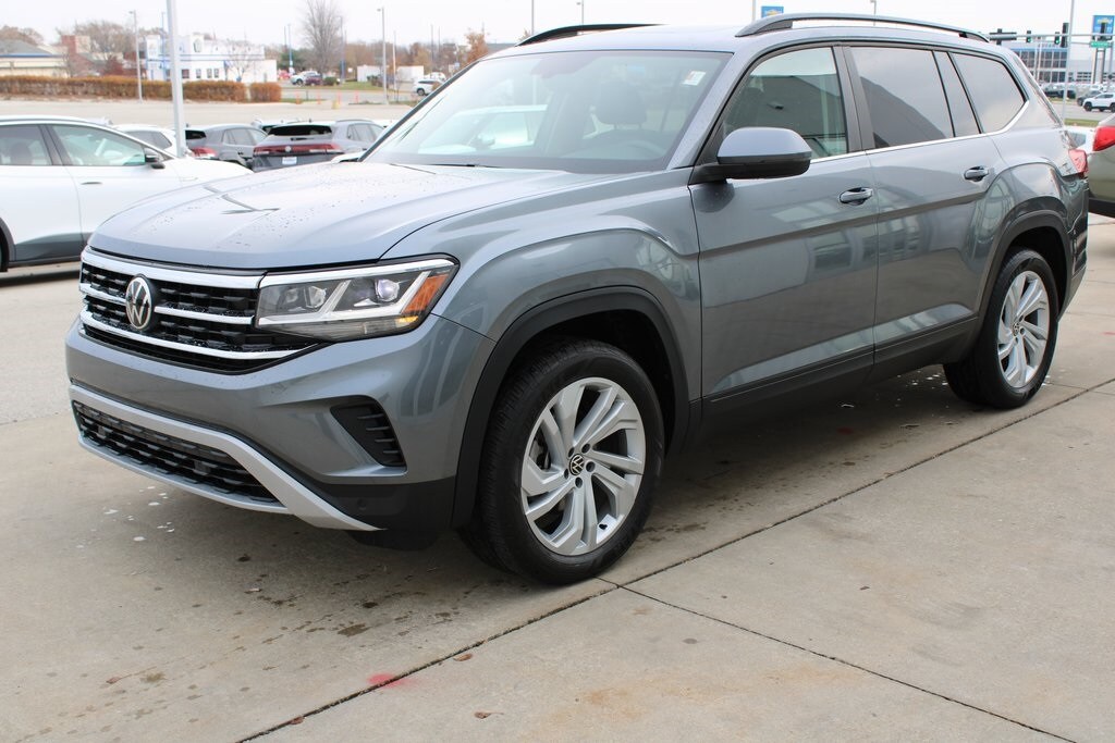 2022 Volkswagen Atlas V6 SE Technology photo 2