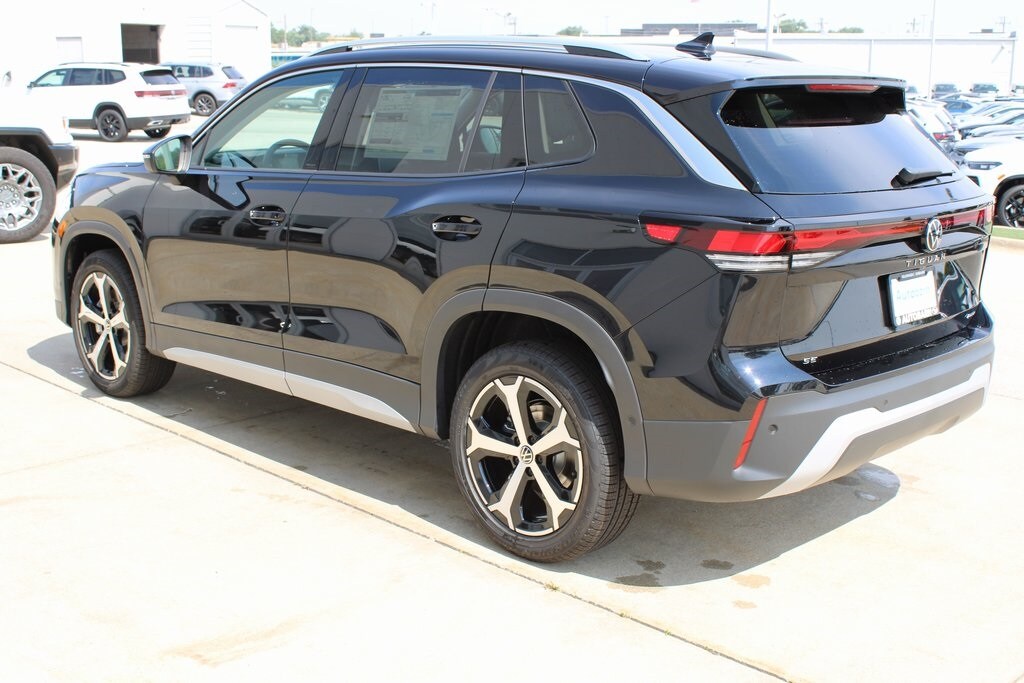 2025 Volkswagen Tiguan SE photo 4