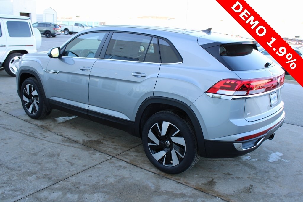 Used 2025 Volkswagen Atlas Cross Sport 2.0T SE w/Technology SUV