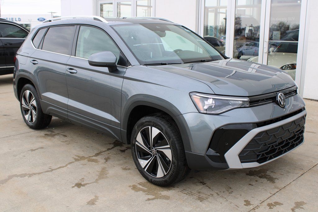 Used 2025 Volkswagen Taos 1.5T SE SUV