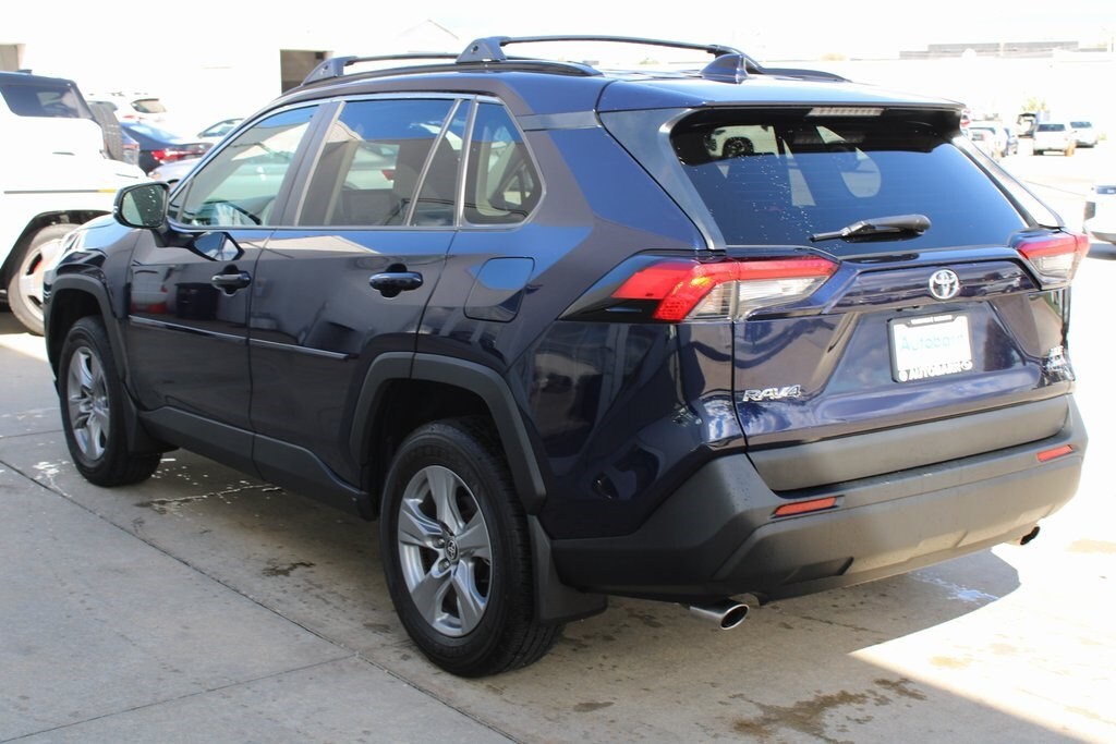 2024 Toyota RAV4 XLE photo 4