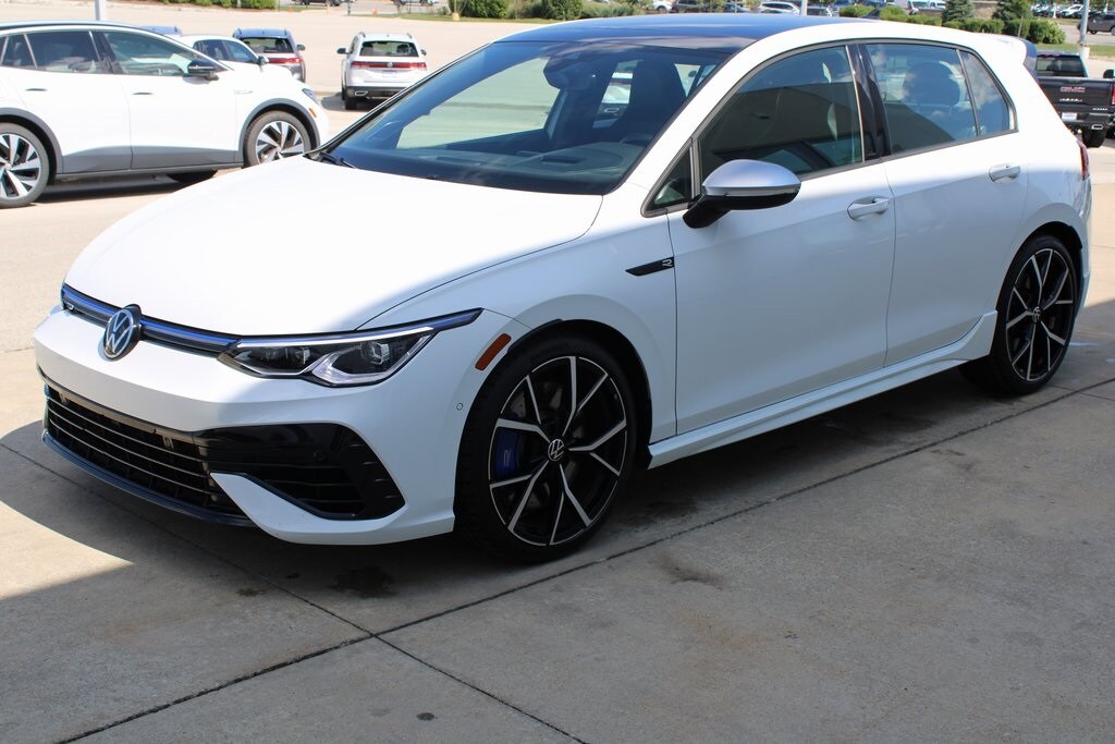 2023 Volkswagen Golf R photo 3