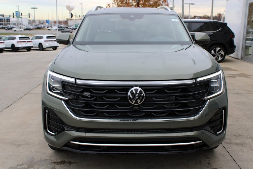 New 2026 Volkswagen Atlas 2.0T SEL Premium R-Line SUV