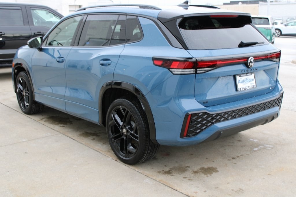 New 2026 Volkswagen Tiguan 2.0T SE R-Line Black SUV