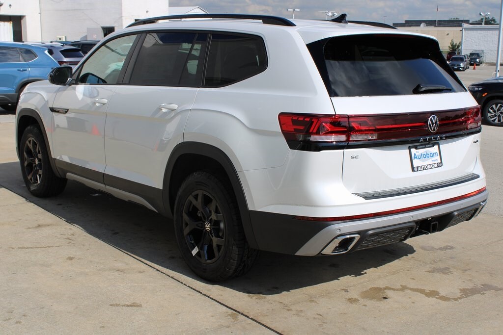 2026 Volkswagen Atlas Peak Edition SE photo 4