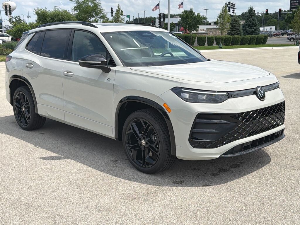 New 2026 Volkswagen Tiguan 2.0T SE R-Line Black SUV