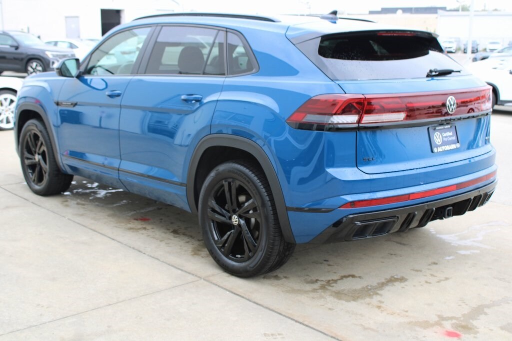 2025 Volkswagen Atlas Cross Sport SEL R-Line photo 4