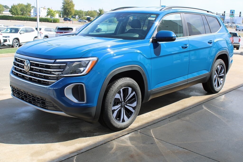 2026 Volkswagen Atlas SE photo 3