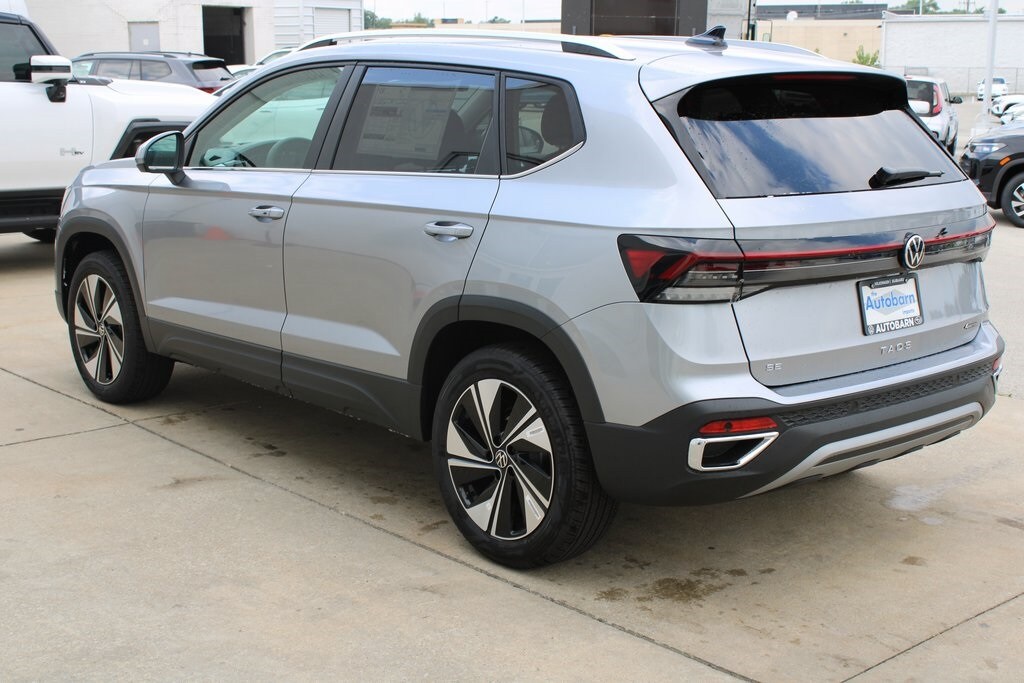 2025 Volkswagen Taos SE photo 4