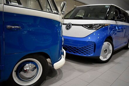 2025 Volkswagen ID. Buzz 1st Edition Van 4MOTION