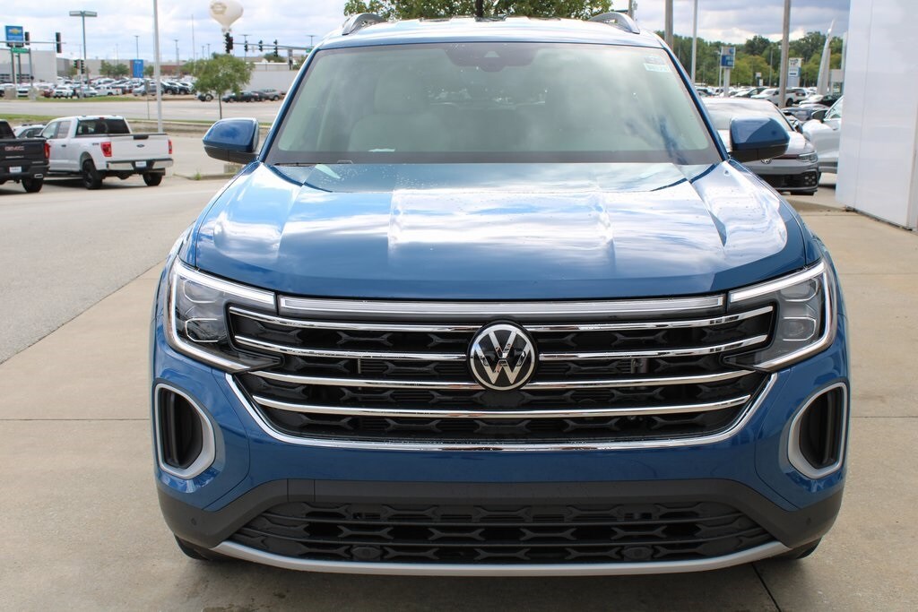 2026 Volkswagen Atlas SE Technology photo 2