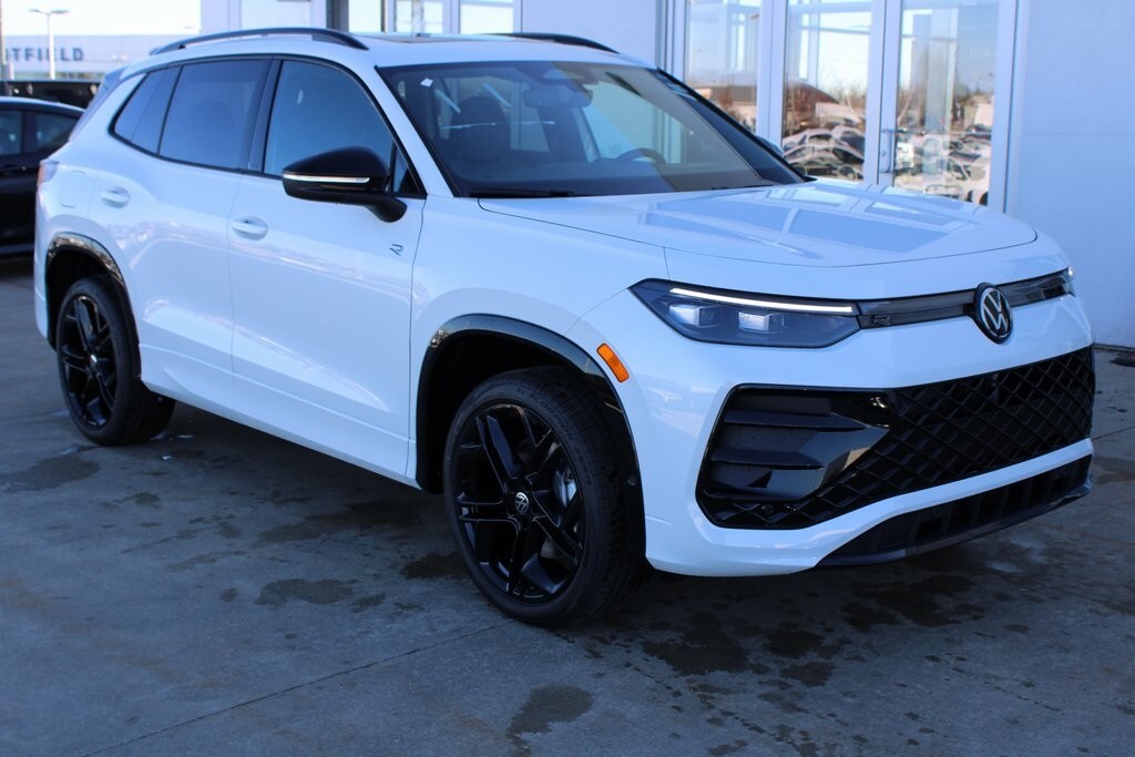 New 2026 Volkswagen Tiguan 2.0T SE R-Line Black SUV