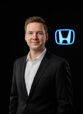 Staff member Quinton Palmer from ID_5682c2cad35d