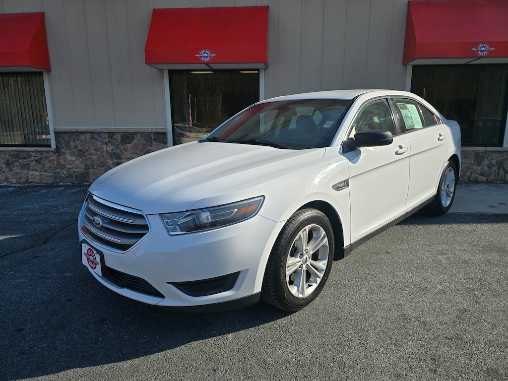 Used 2015 Ford Taurus SE Sedan