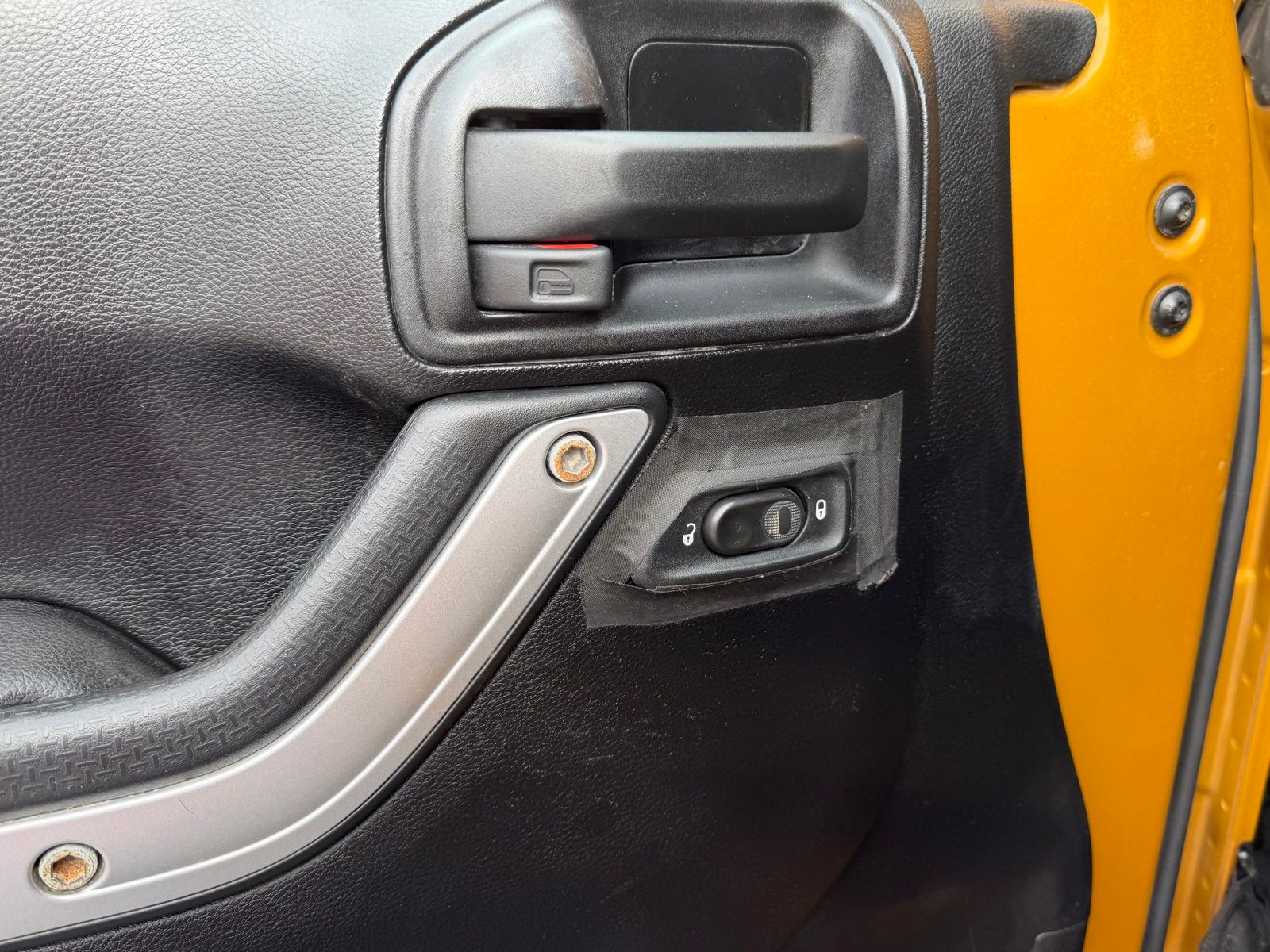 2014 Jeep Wrangler Unlimited Sahara - Photo 17