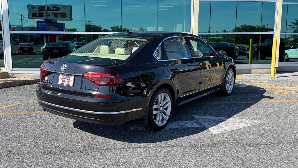 Used 2017 Volkswagen Passat 1.8T SE Sedan